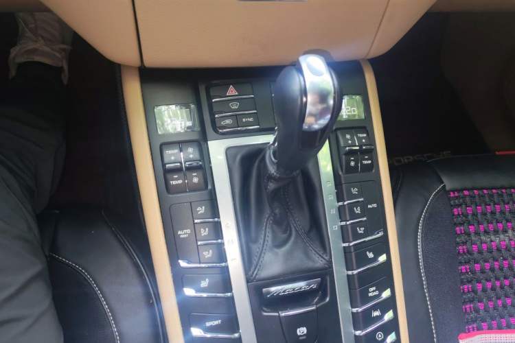 Used Porsche Macan 2017 Macan 2.0T Gear Lever