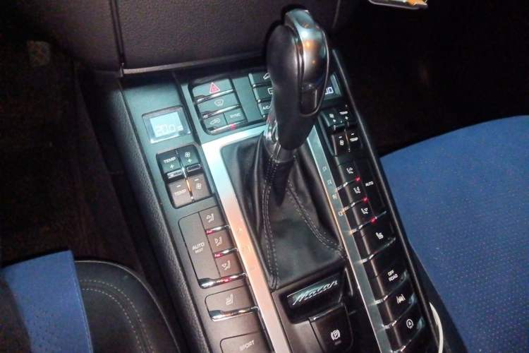 Used Porsche Macan 2017 Macan 2.0T Gear Lever