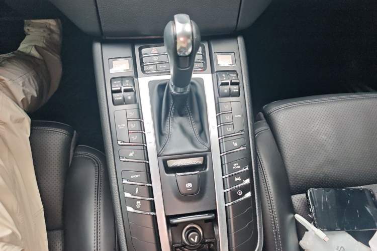 Used Porsche Macan 2017 Macan 2.0T Gear Lever