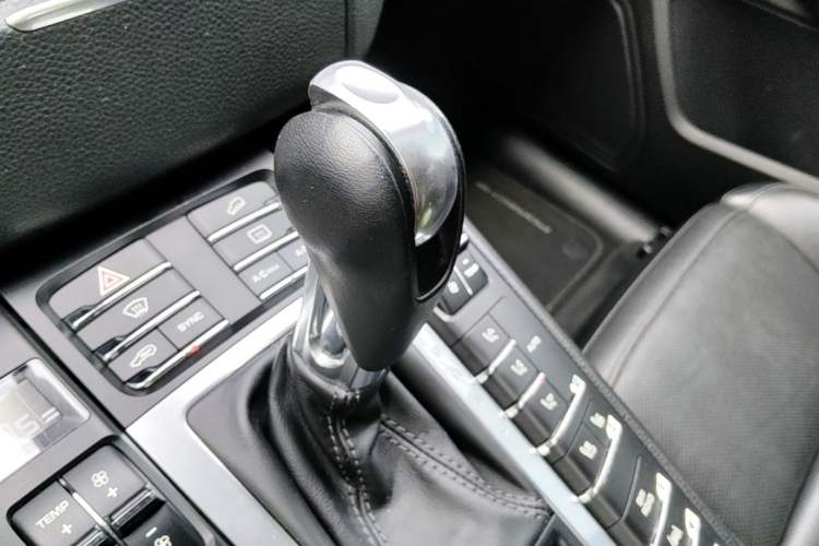 Used Porsche Macan 2017 Macan 2.0T Gear Lever