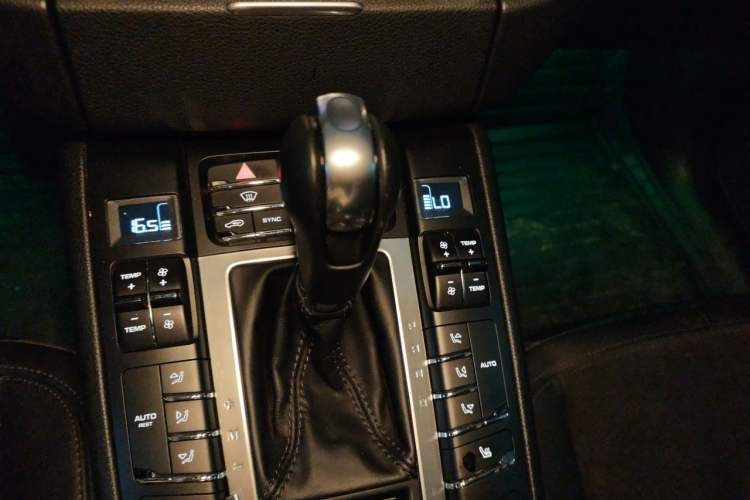 Used Porsche Macan 2017 Macan 2.0T Gear Lever