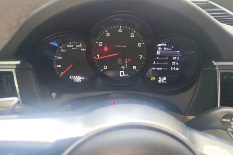 Used Porsche Macan 2017 Macan 2.0T Instrument Cluster