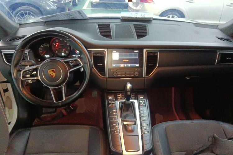 Used Porsche Macan 2017 Macan 2.0T Interior 2