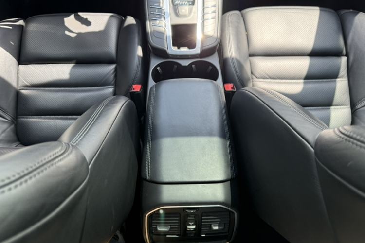 Used Porsche Macan 2017 Macan Turbo 3.6T Interior 4