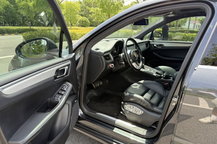 Used Porsche Macan 2017 Macan Turbo 3.6T Interior 8