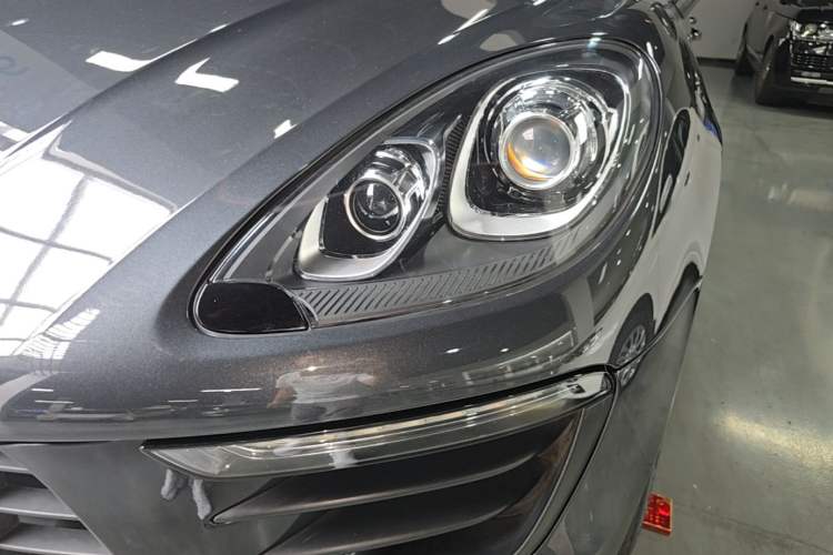 Used Porsche Macan 2017 Macan 2.0T Left Front Headlight