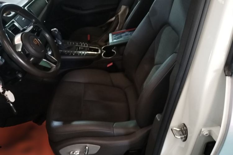 Used Porsche Macan 2017 Macan 2.0T Left Front Seat