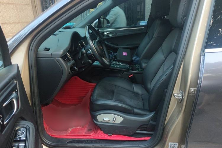 Used Porsche Macan 2017 Macan 2.0T Left Front Seat