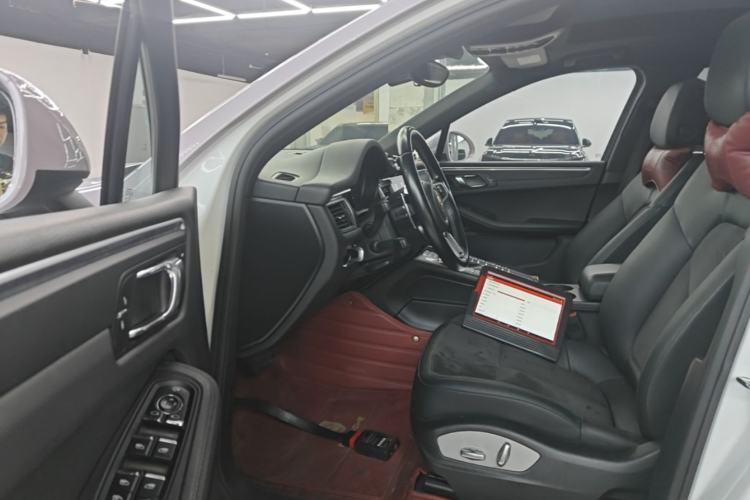 Used Porsche Macan 2017 Macan 2.0T Left Front Seat