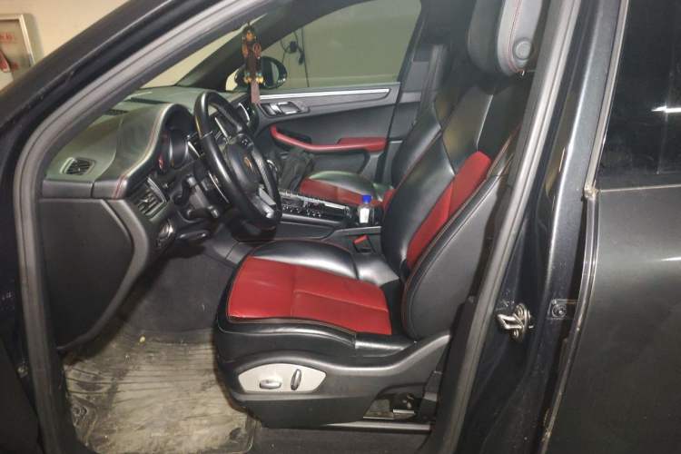 Used Porsche Macan 2017 Macan 2.0T Left Front Seat