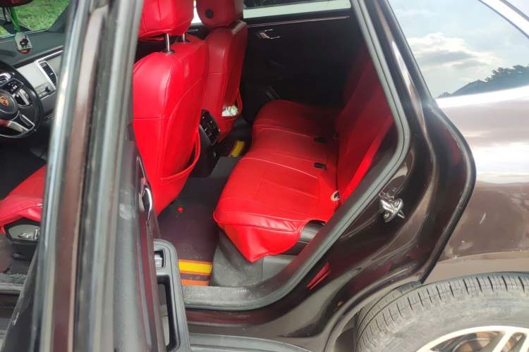 Used Porsche Macan 2017 Macan 2.0T Left Rear Seat
