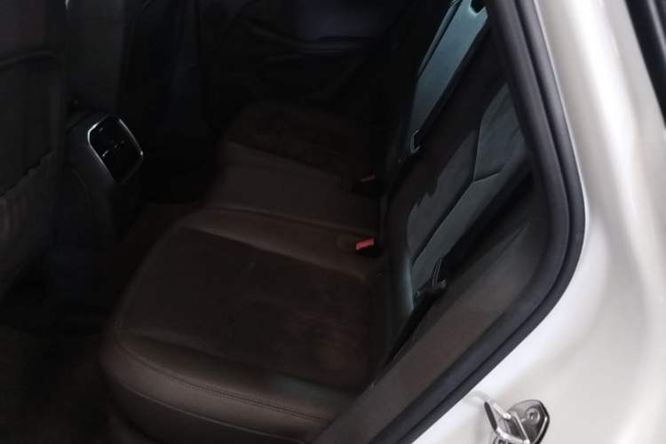 Used Porsche Macan 2017 Macan 2.0T Left Rear Seat