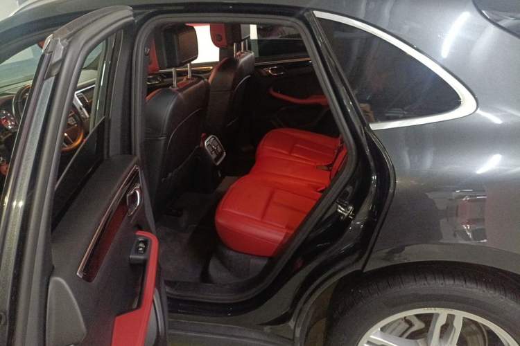 Used Porsche Macan 2017 Macan S 3.0T Left Rear Seat
