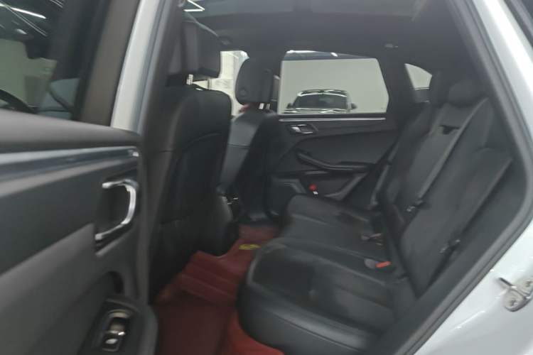 Used Porsche Macan 2017 Macan 2.0T Left Rear Seat