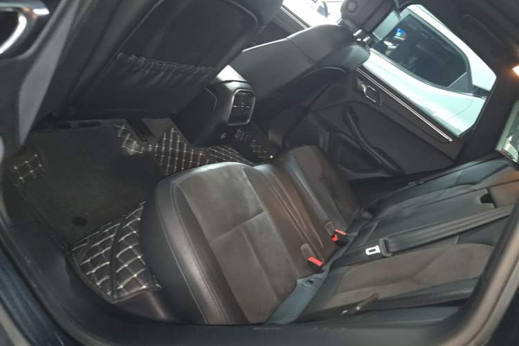 Used Porsche Macan 2017 Macan 2.0T Left Rear Seat