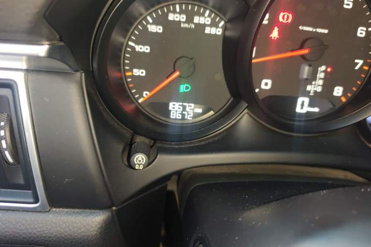 Used Porsche Macan 2017 Macan 2.0T Odometer Close Up