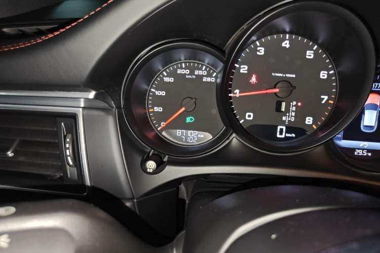 Used Porsche Macan 2017 Macan 2.0T Odometer Close Up