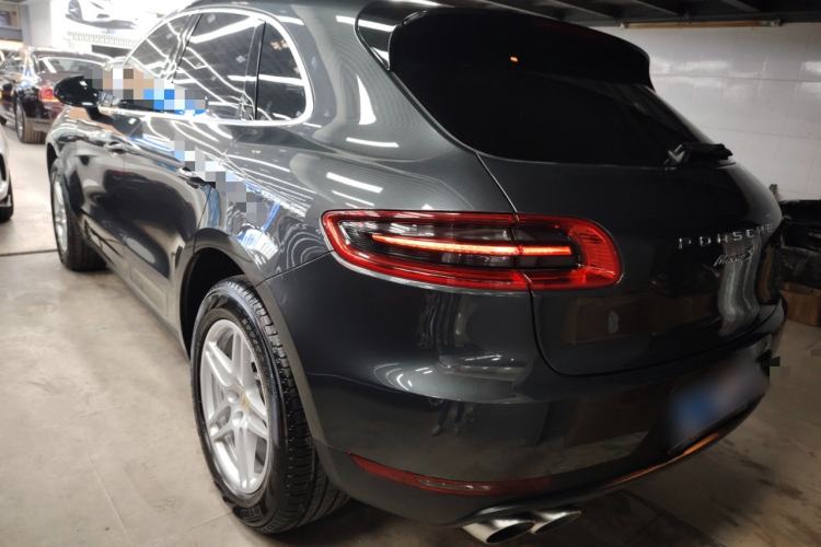 Used Porsche Macan 2017 Macan S 3.0T Rear Left 45 Deg