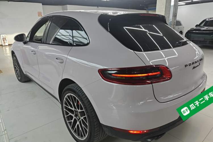 Used Porsche Macan 2017 Macan 2.0T Rear Left 45 Deg
