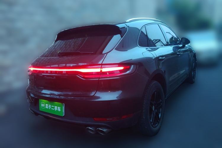 Used Porsche Macan 2017 Macan 2.0T Rear Right 45 Deg