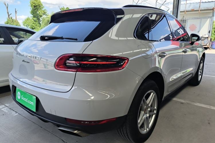 Used Porsche Macan 2017 Macan 2.0T Rear Right 45 Deg