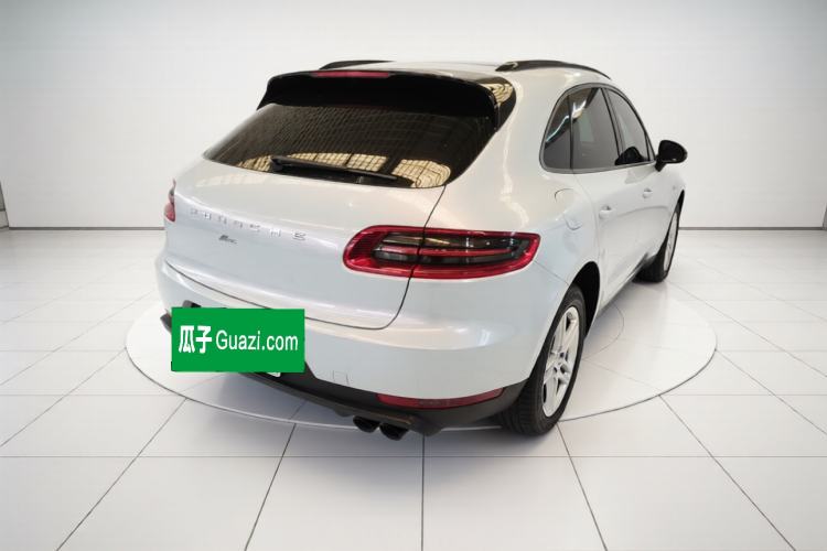 Used Porsche Macan 2017 Macan 2.0T Rear Right 45 Deg