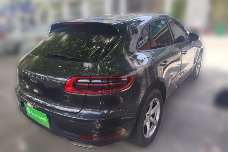 Used Porsche Macan 2017 Macan 2.0T Rear Right 45 Deg