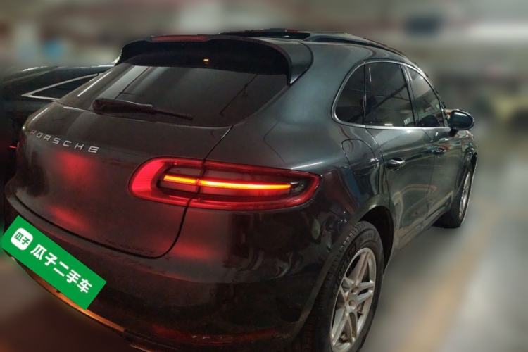 Used Porsche Macan 2017 Macan 2.0T Rear Right 45 Deg