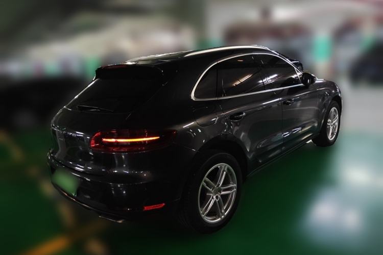 Used Porsche Macan 2017 Macan 2.0T Rear Right 45 Deg