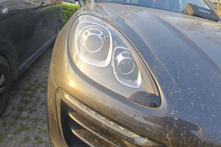 Used Porsche Macan 2017 Macan 2.0T Right Front Headlight