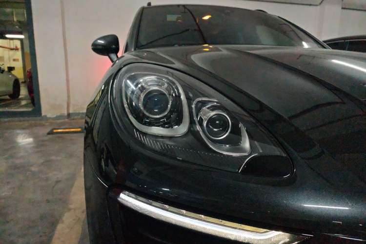 Used Porsche Macan 2017 Macan 2.0T Right Front Headlight