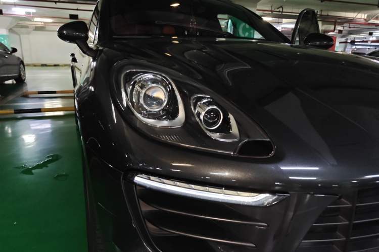 Used Porsche Macan 2017 Macan 2.0T Right Front Headlight