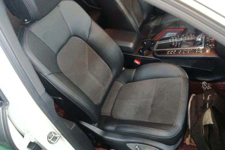 Used Porsche Macan 2017 Macan 2.0T Right Front Seat