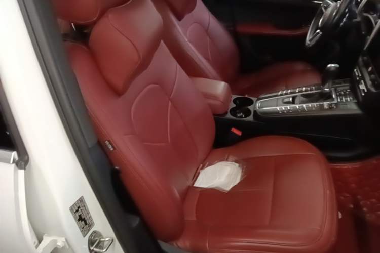 Used Porsche Macan 2017 Macan 2.0T Right Front Seat