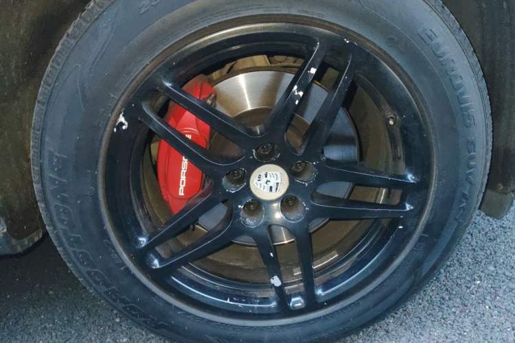 Used Porsche Macan 2017 Macan 2.0T Right Front Wheel Hub