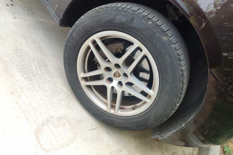 Used Porsche Macan 2017 Macan 2.0T Right Front Wheel Hub