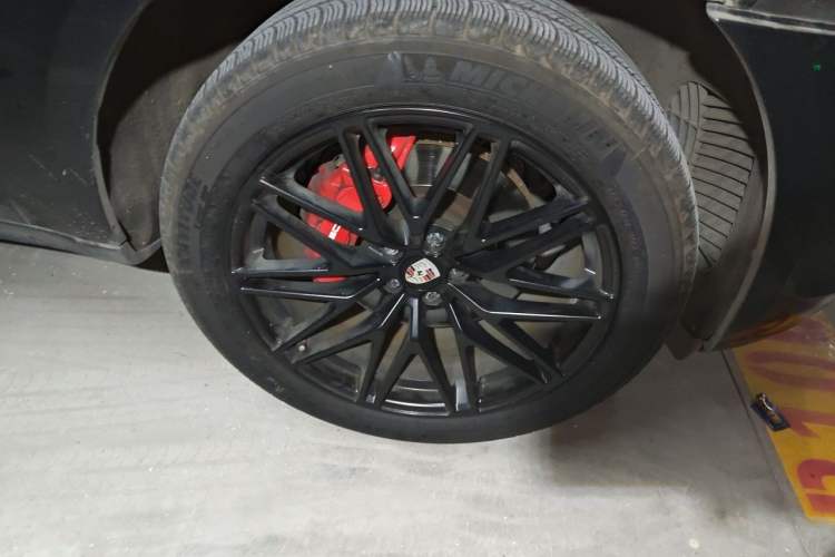 Used Porsche Macan 2017 Macan S 3.0T Right Front Wheel Hub