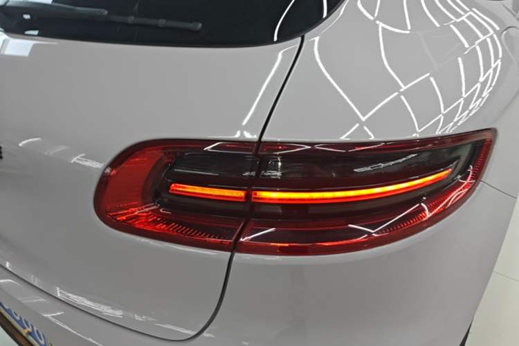 Used Porsche Macan 2017 Macan 2.0T Right Rear Taillight