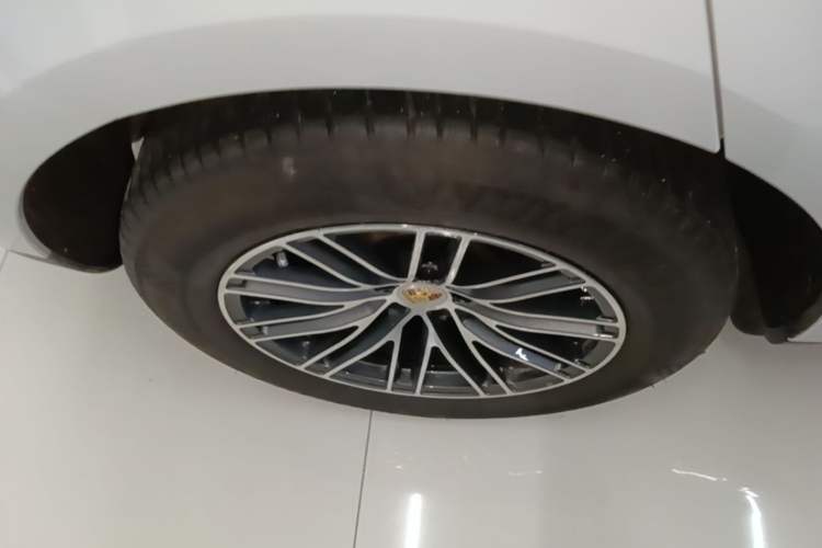 Used Porsche Macan 2017 Macan 2.0T Right Rear Wheel Hub