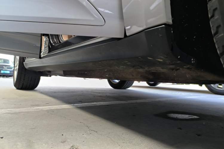 Used Porsche Macan 2017 Macan 2.0T Right Side Sill