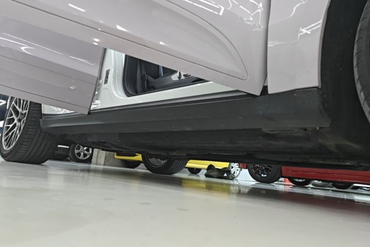 Used Porsche Macan 2017 Macan 2.0T Right Side Sill