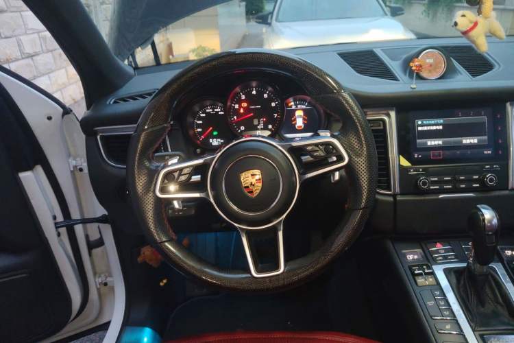 Used Porsche Macan 2017 Macan 2.0T Steering Wheel
