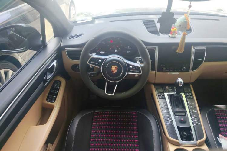 Used Porsche Macan 2017 Macan 2.0T Steering Wheel