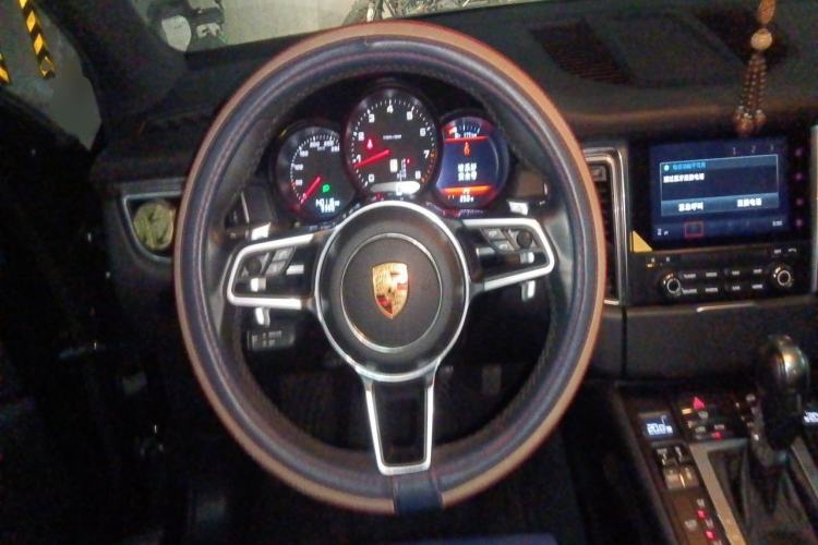 Used Porsche Macan 2017 Macan 2.0T Steering Wheel