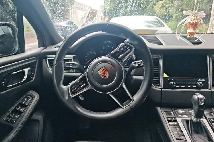 Used Porsche Macan 2017 Macan 2.0T Steering Wheel