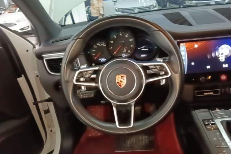 Used Porsche Macan 2017 Macan 2.0T Steering Wheel