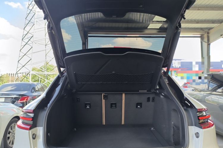 Used Porsche Macan 2017 Macan 2.0T Trunk
