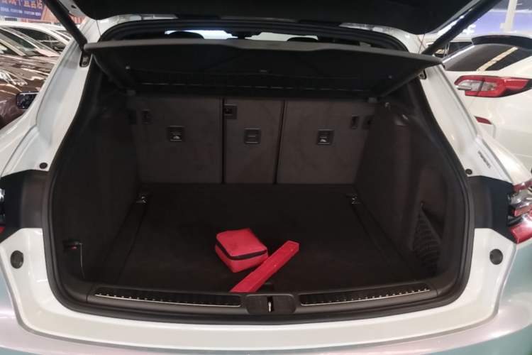 Used Porsche Macan 2017 Macan 2.0T Trunk