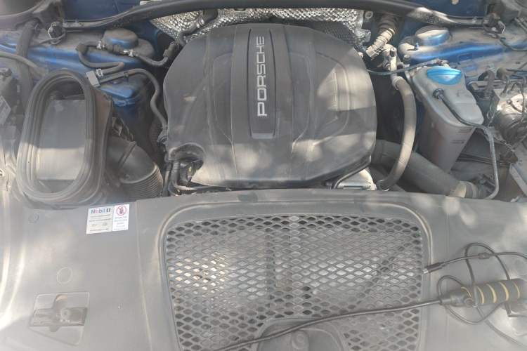Used Porsche Macan 2017 Macan 2.0T Engine Bay