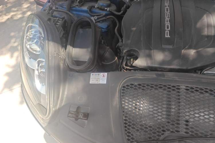 Used Porsche Macan 2017 Macan 2.0T Engine Bay Right